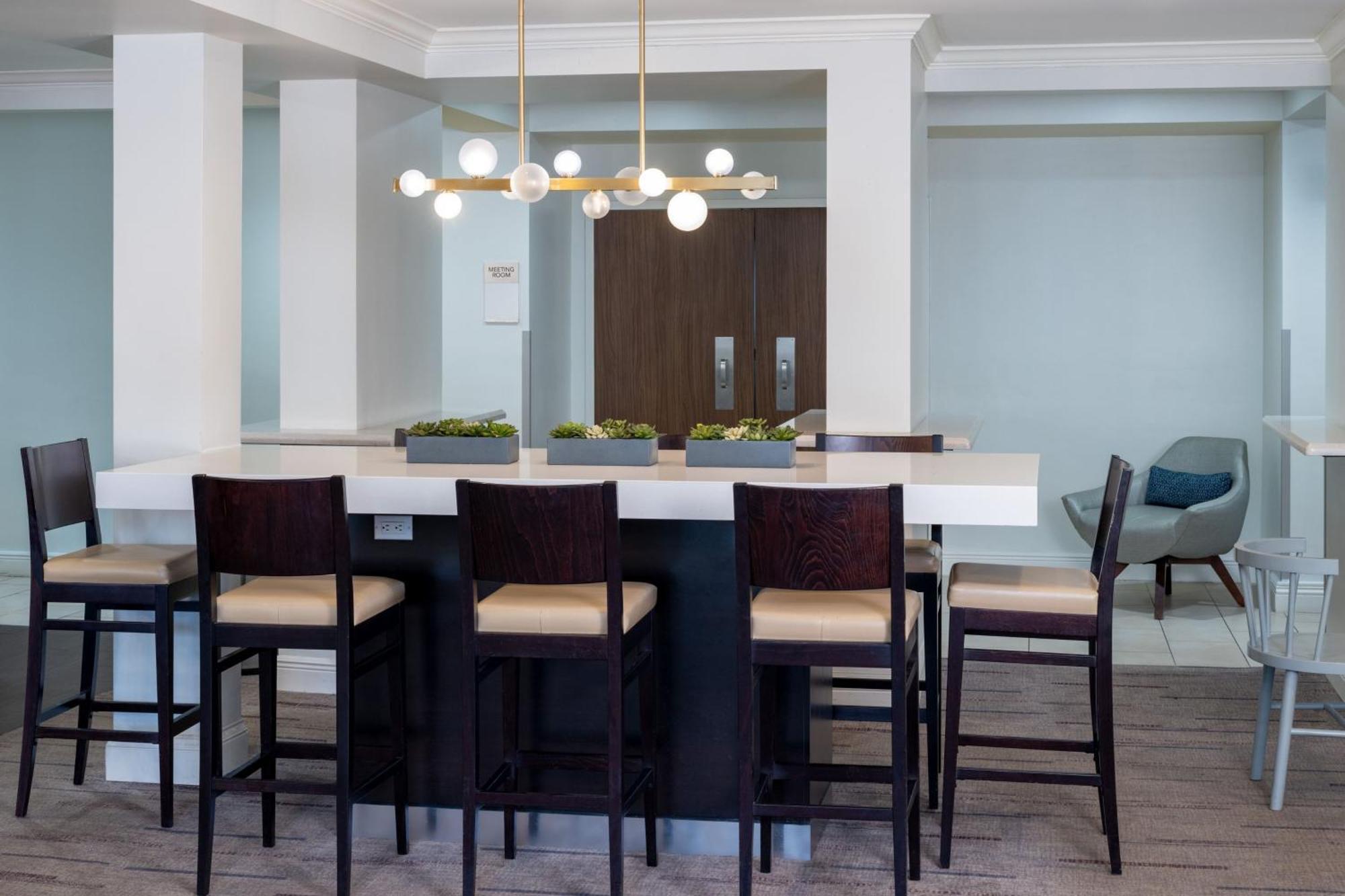 Courtyard By Marriott - Naples Hotel Exterior photo